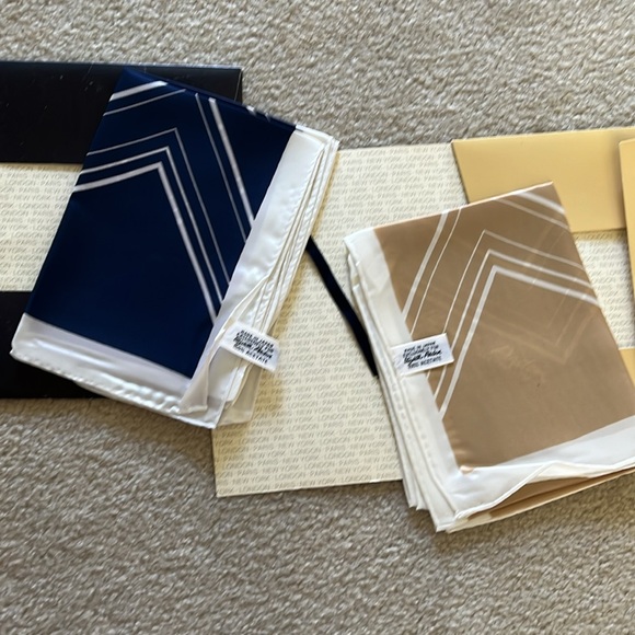 Vintage Elizabeth Arden (2) Scarves 60โX 11โ - Picture 3 of 11